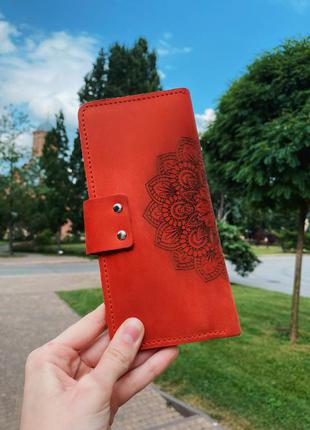 Красный кошелек с гравировкой мандалы, натуральная кожа3 фото