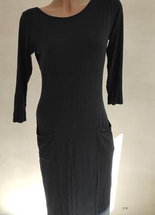 Черное платье миди