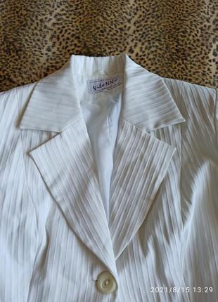 Белый нарядный пиджак4 фото