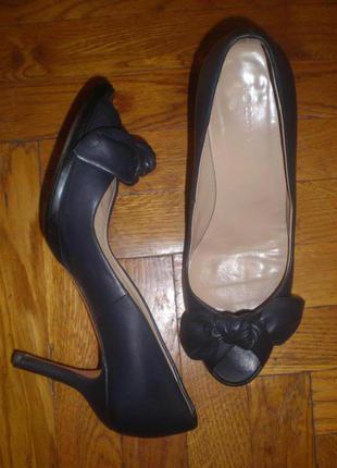 Шкіряні туфельки hobbs) 38р італія 👍👠😊