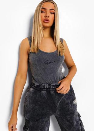 Боді з вишивкою на грудях !