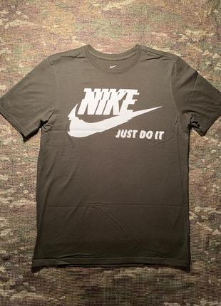 Футболка nike sportswear khaki, оригінал, розмір м