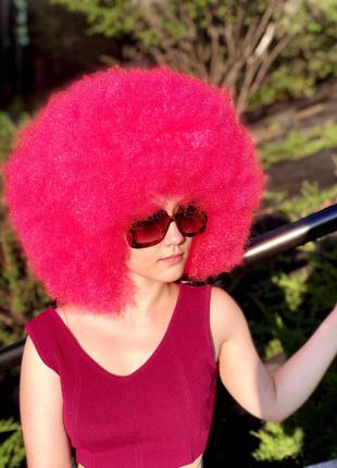 Парик афро малновый розовый каре клоун карнавальный / перука рожева малинова карнавальна3 фото