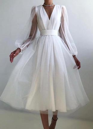Нежное белое вечернее платье