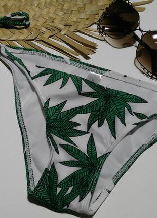 Клёвые плавки белые с листочками конопля