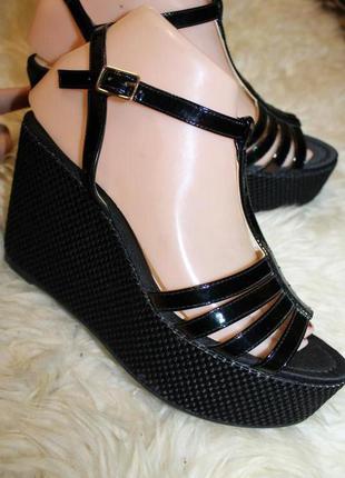 39 розм. стильні босоніжки unisa. шкіра, дорогий бренд