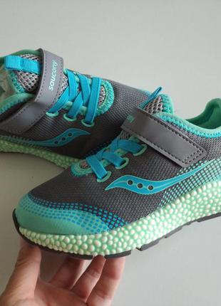 Легкие сетчатые кроссовки saucony