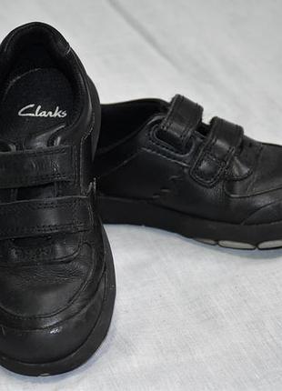 Дитячі чорні шкіряні черевики clarks оригінал оригінальні розмір 27.5 см