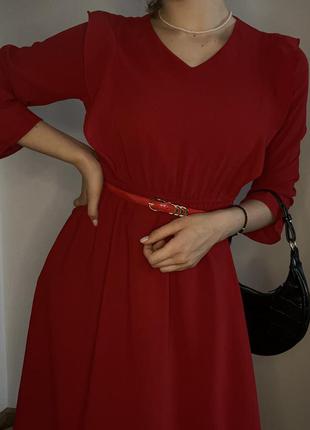 Эфектное красное платье до колена2 фото
