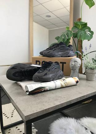 Женские стильные весенние кроссовки adidas x kanye west yeezy 700 v2 black10 фото