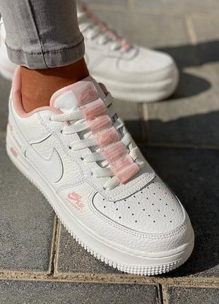 Nike air force 1 white pink sugar женские белые розовые милые трендовые кроссовки жіночі модні трендові білі рожеві кросівки7 фото