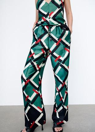 Брюки zara с геометрическим узором