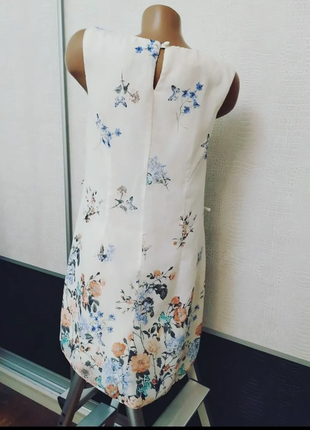 Короткое платье с принтом в цветы и бабочки atmosphere3 фото
