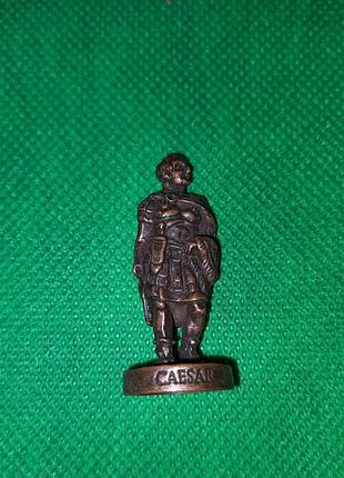 Колекционная металлическая фигурка цезарь caesar