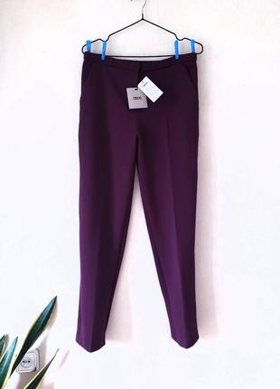 Новые текстурированные зауженные стречевые  брюки с карманами  марсал asos