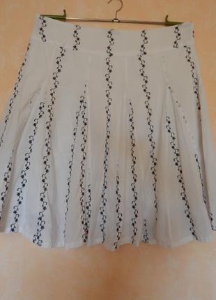 Пышная батистовая юбка с вышивкой