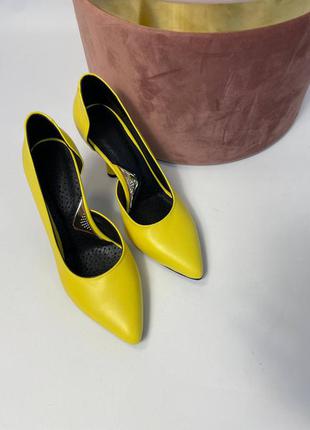 Ексклюзивні туфлі на шпильці натуральна італійська шкіра жовті3 фото