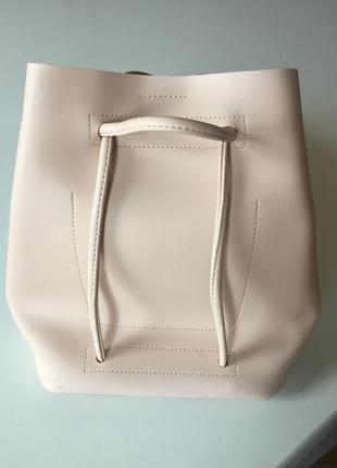 Пудровая сумка-рюкзак из эко-кожи5 фото