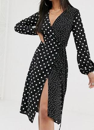 Черное платье в смешанный принт в горошек