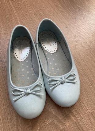 Туфельки для дівчинки. розмір 32, стєлька 19 см.