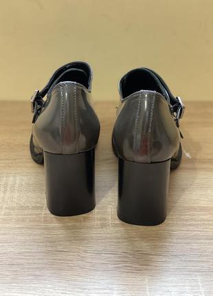Кожаные лаковые ботинки серо-коричневого сложного цвета peperosa5 фото
