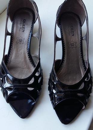 Красиві, жіночні босоніжки