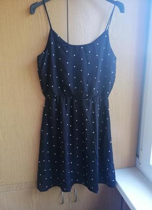 Плаття в горошок