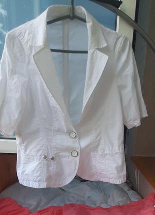 Универсальный белый пиджачок1 фото