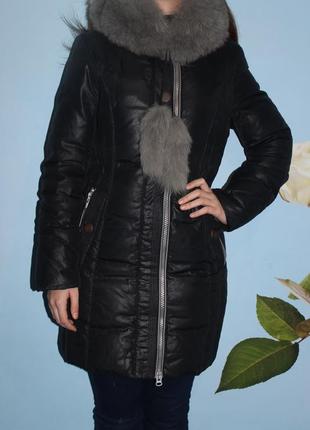 Пуховик відмінної якості з капюшоном у вигляді шапки-вушанки