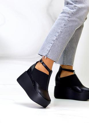 Модельные кожаные черные женские туфли натуральная кожа на платформе танкетке2 фото