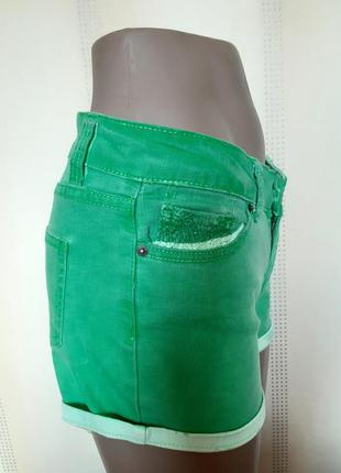 Яркие джинсовые шорты размер s1 фото