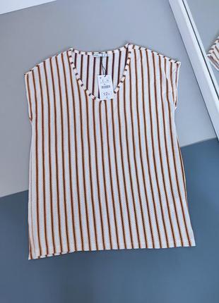 Футболка від lefties