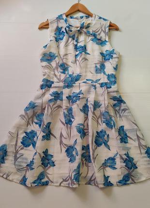 Платье на подкладке и на молнии в цветочный принт