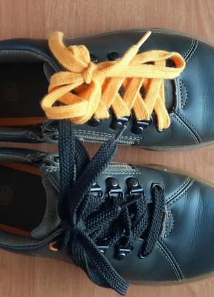 Стильные, полностью кожаные туфли clarks, 33 w6 фото