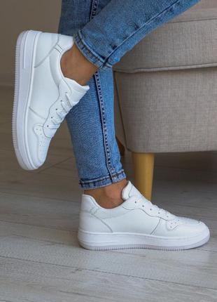Белые кроссовки на плоской подошве белого цвета женские4 фото