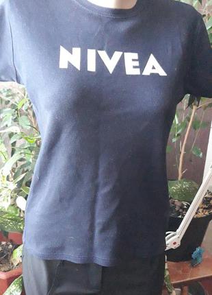 Синяя футболка nivea