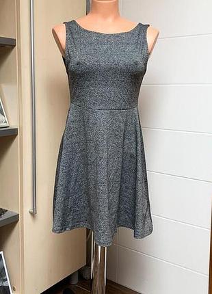 Стильна трикотажна сукня від бренду h&m divided.