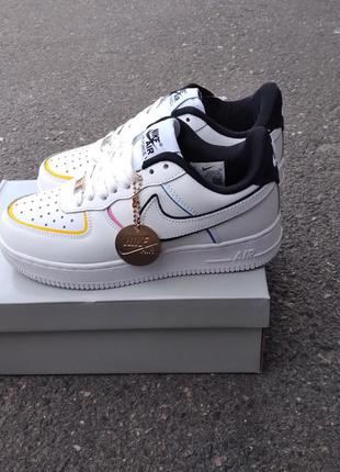 Кроссовки nike air force 1 

белые с жолтым1 фото