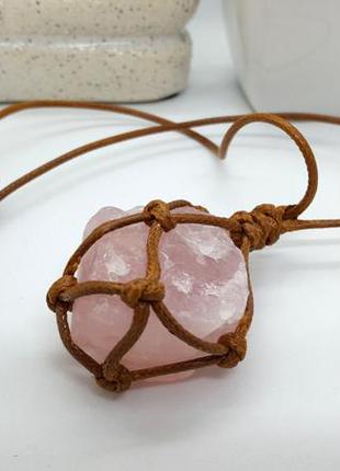 🔺💎✨ плетеный кулон-сеточка в стиле макраме на шнурке с натуральным камнем розовый кварц