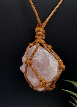 🔺💎✨ плетеный кулон-сеточка в стиле макраме на шнурке с натуральным камнем розовый кварц