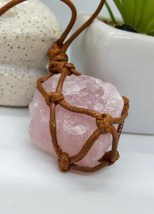 🔺💎✨ плетеный кулон-сеточка в стиле макраме на шнурке с натуральным камнем розовый кварц