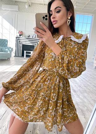 Платье с воротничком