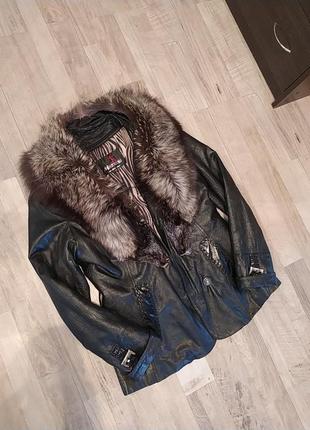 Зимова шкіряна куртка з шикарним хутром на комірі1 фото