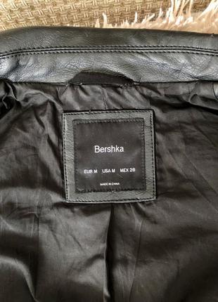 Коротка куртка косуха bershka6 фото