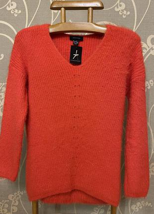 Дуже красивий і стильний брендовий в'язаний светр червоного кольору.4 фото