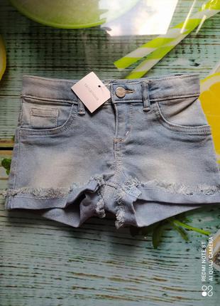 Шорти на дівчинку.