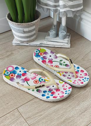 В'єтнамки жіночі, дуже красиві і легкі.