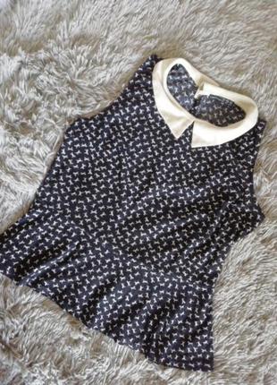 Блузка фірмова блузочка з баскою без рукавів