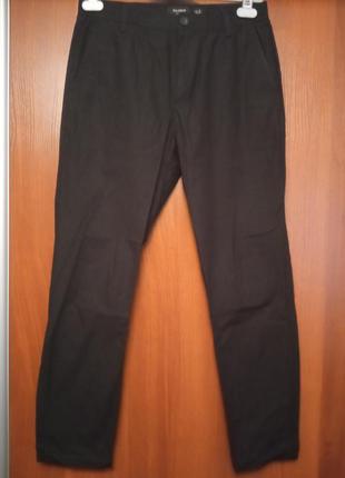 Чёрные хлопковые брючки от pull&bear