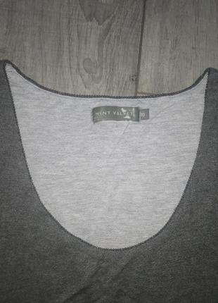 Жіноча футболка